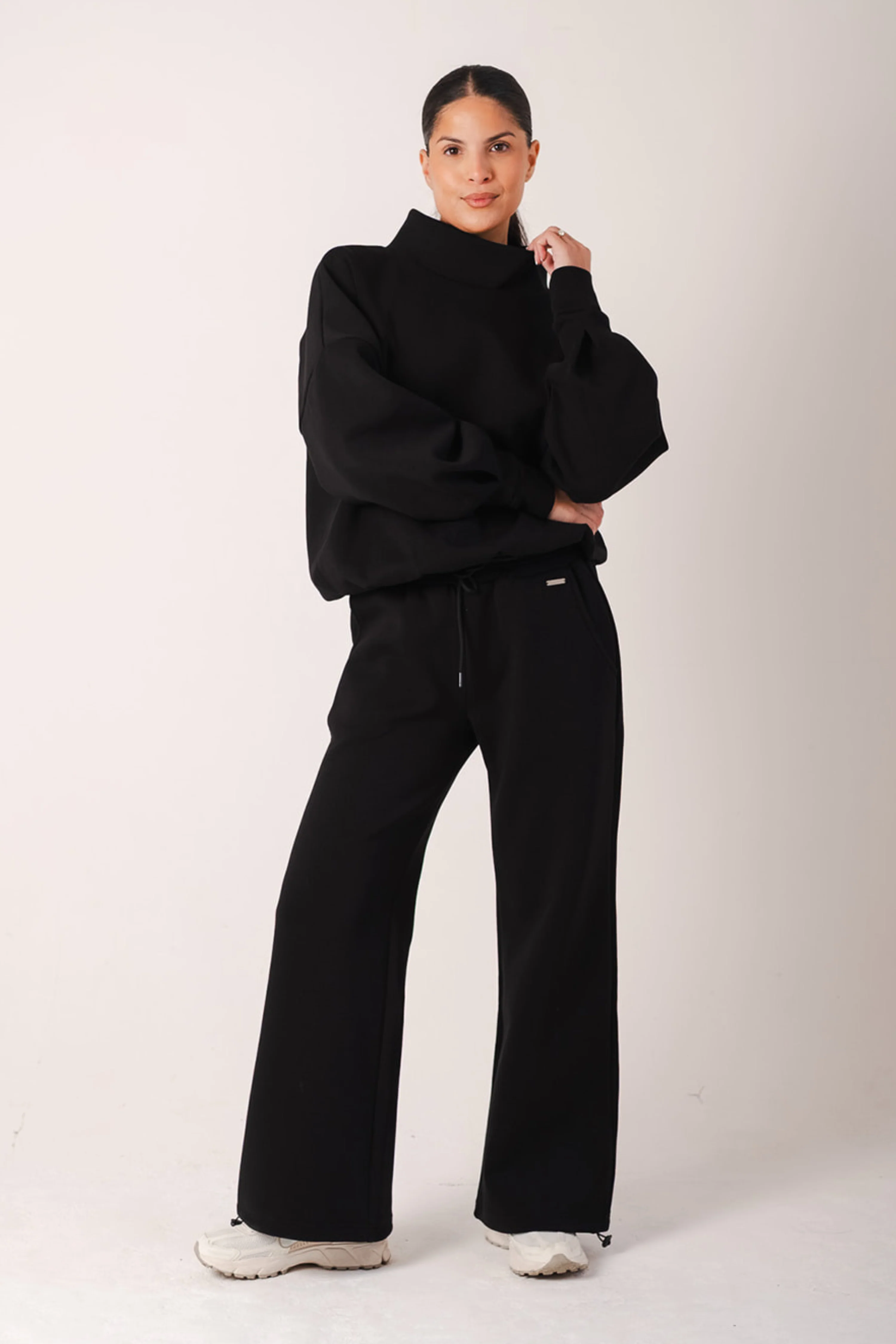 Adjustable Oversized Joggers Black - Image 3