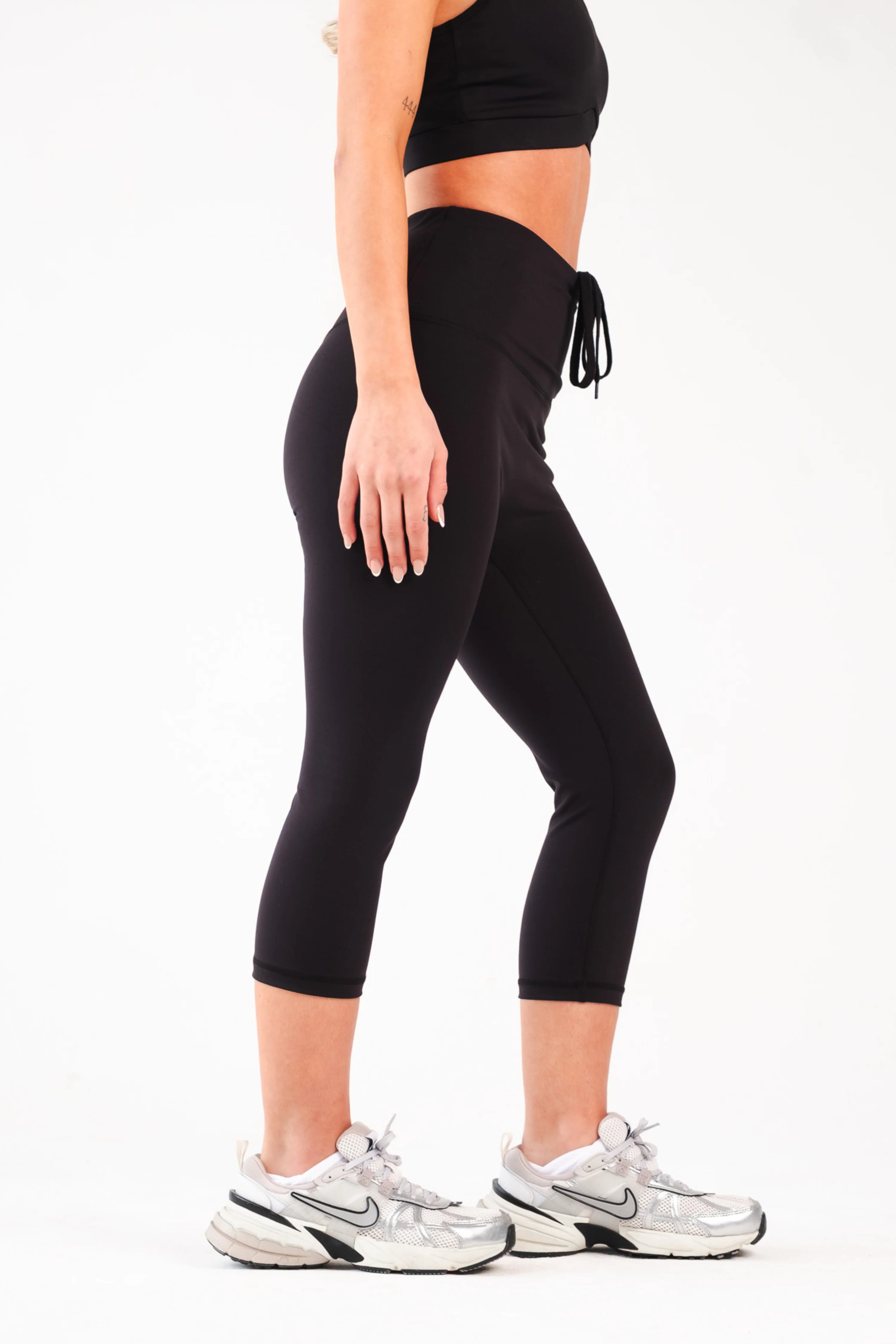 High Waisted 3/4 Capri Leggings Matte Black - Image 6