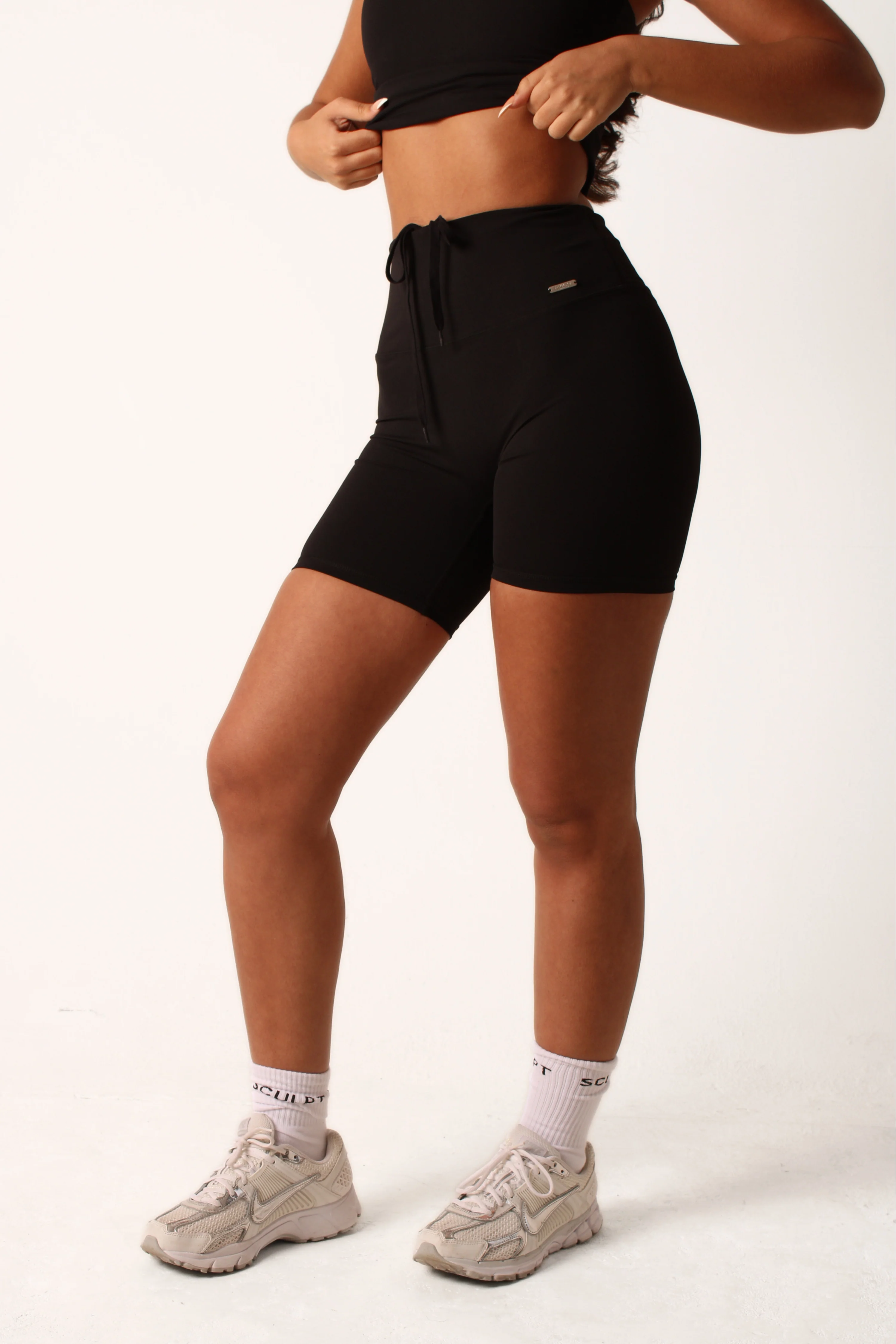 High Waisted Mid Length Shorts Black - Image 4