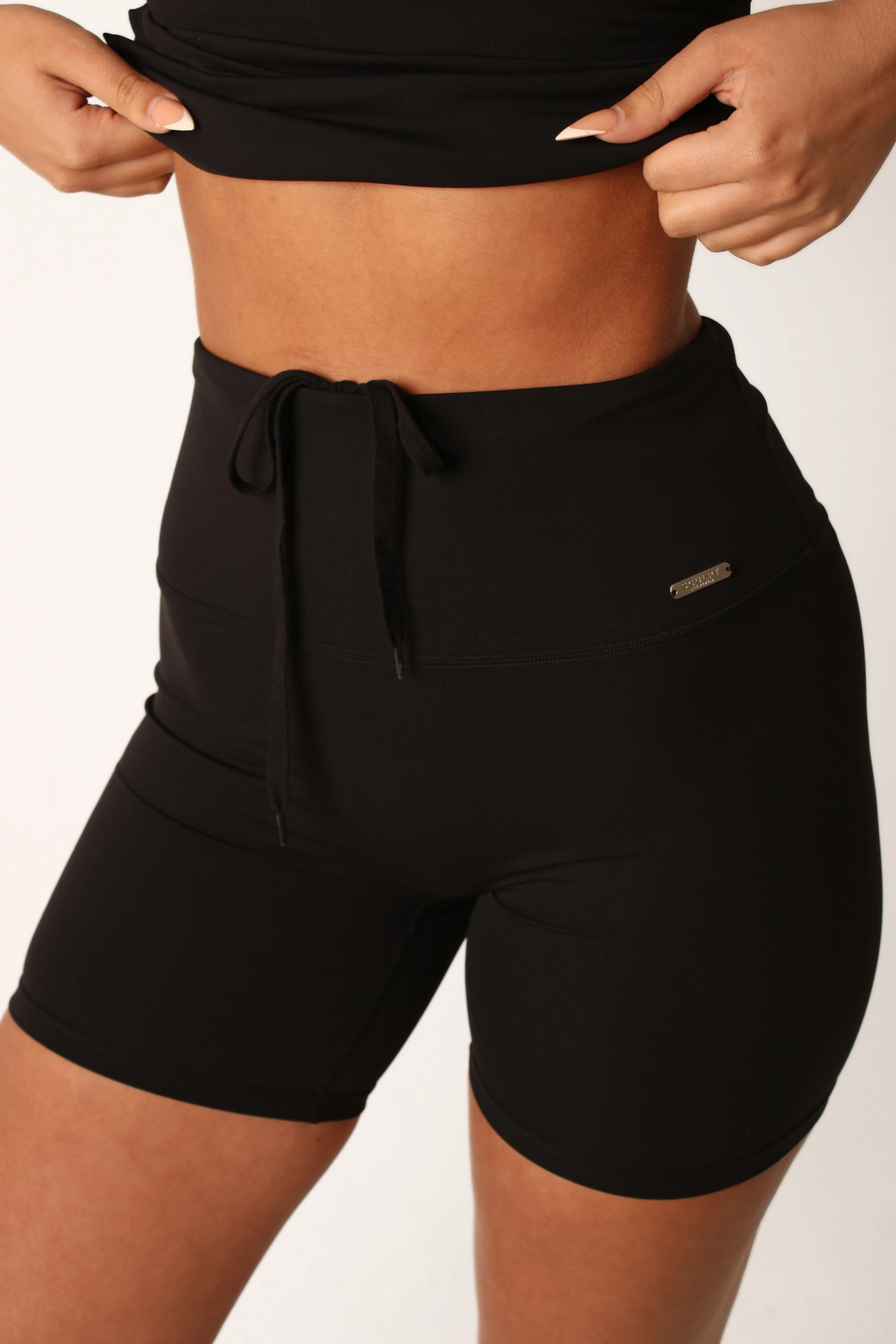 High Waisted Mid Length Shorts Black - Image 6