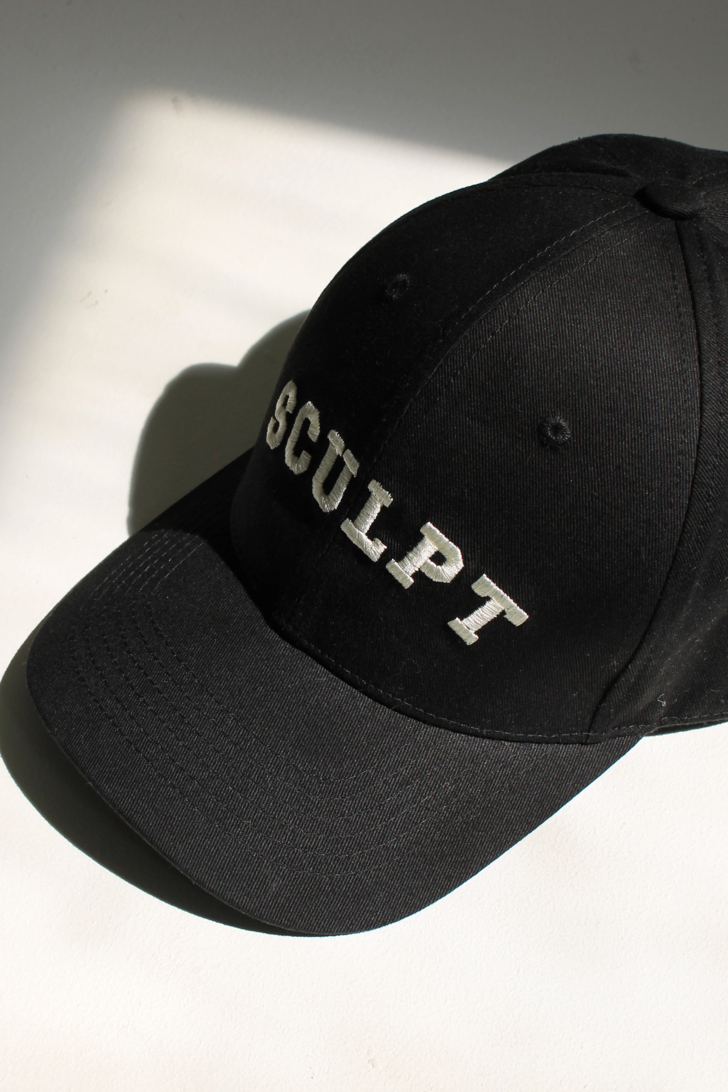 Sculpt Signature White Embroidered Cap Black - Image 3