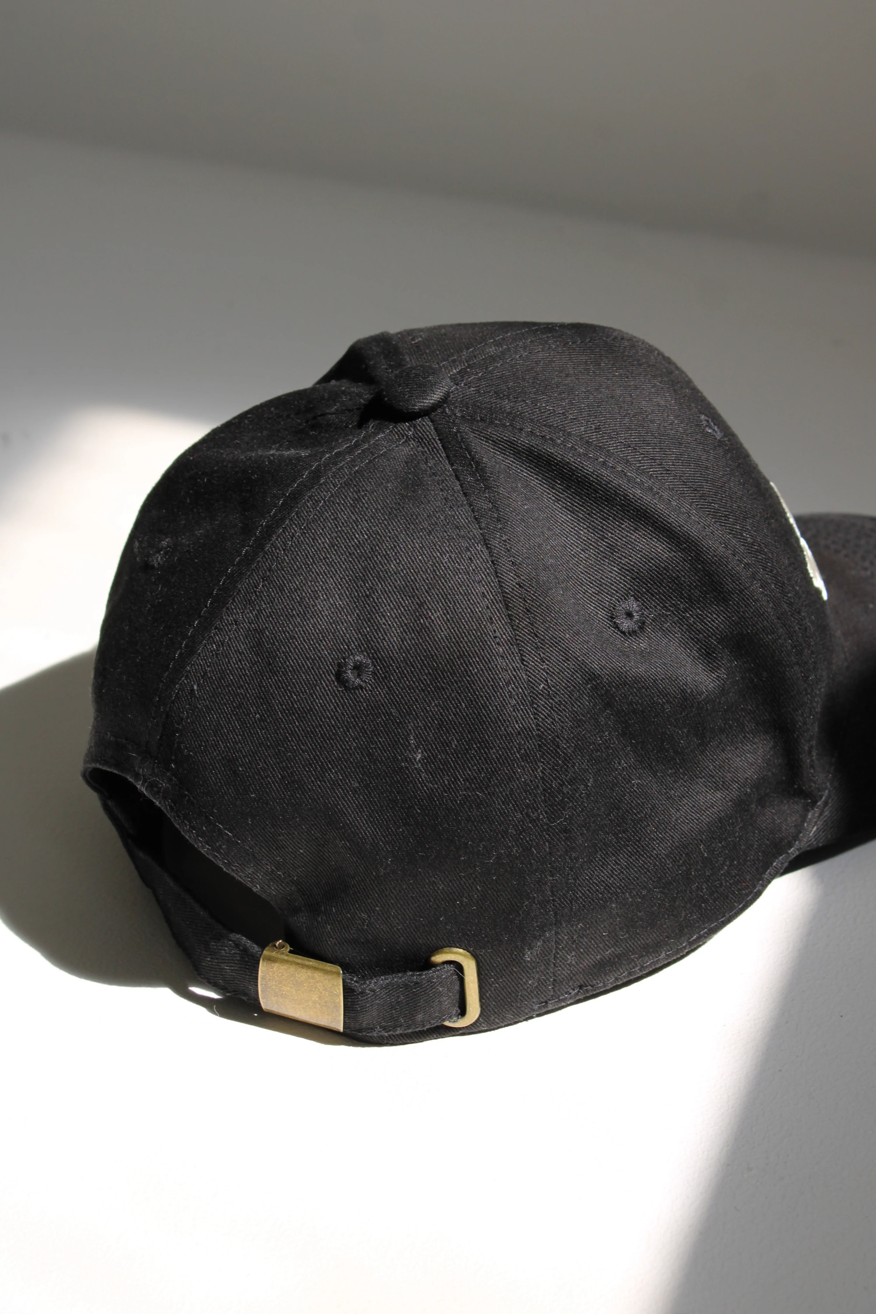 Sculpt Signature White Embroidered Cap Black - Image 4