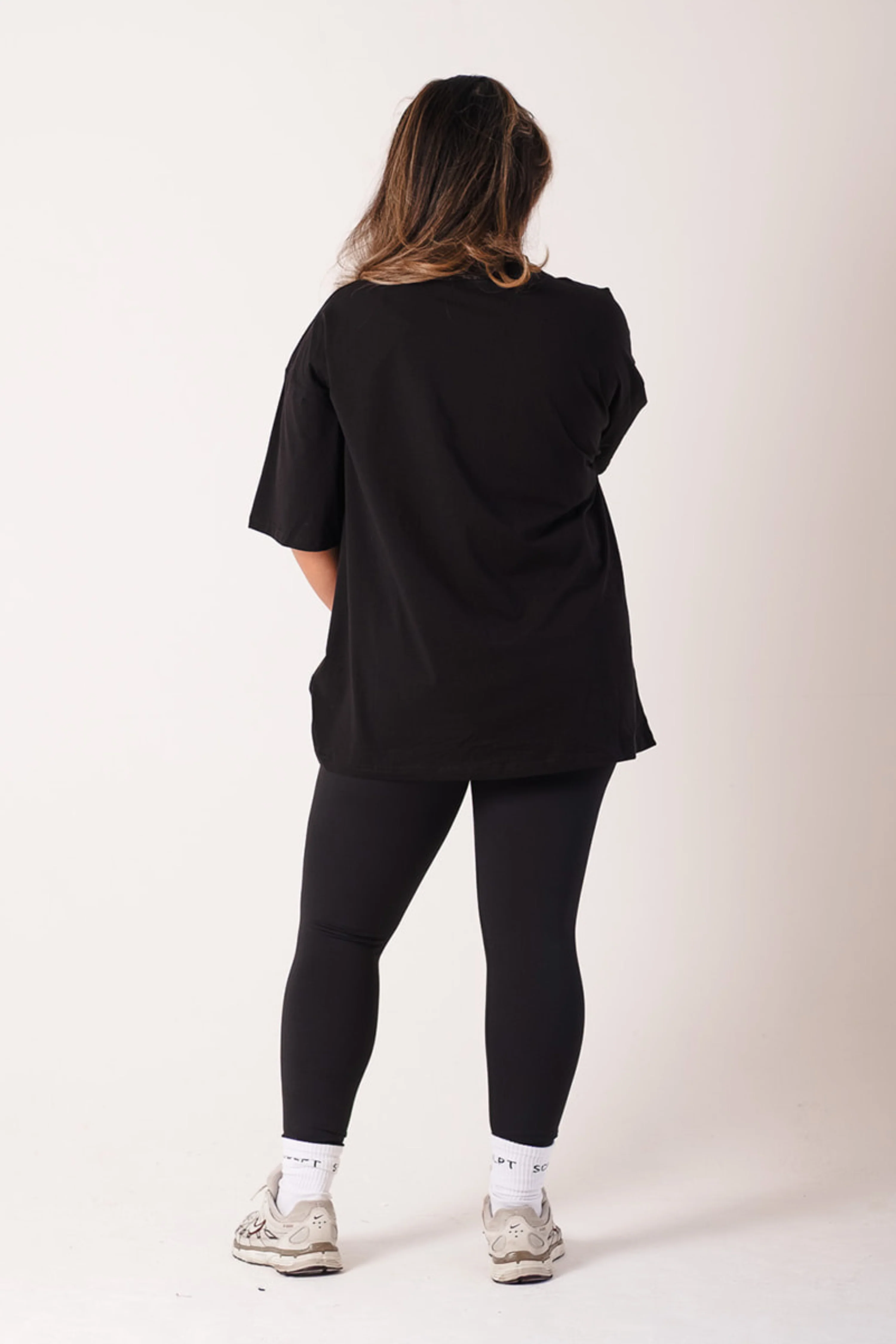 Signature Oversized Short Sleeve Logo T-Shirt Black - Image 8